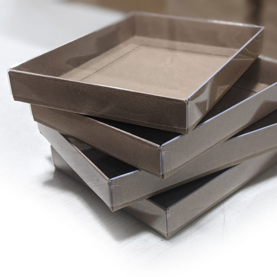 A2/5.5 Bar Clear Lid Boxes with Natural Kraft Base (5 7/8 x 4 1/2 x 1")